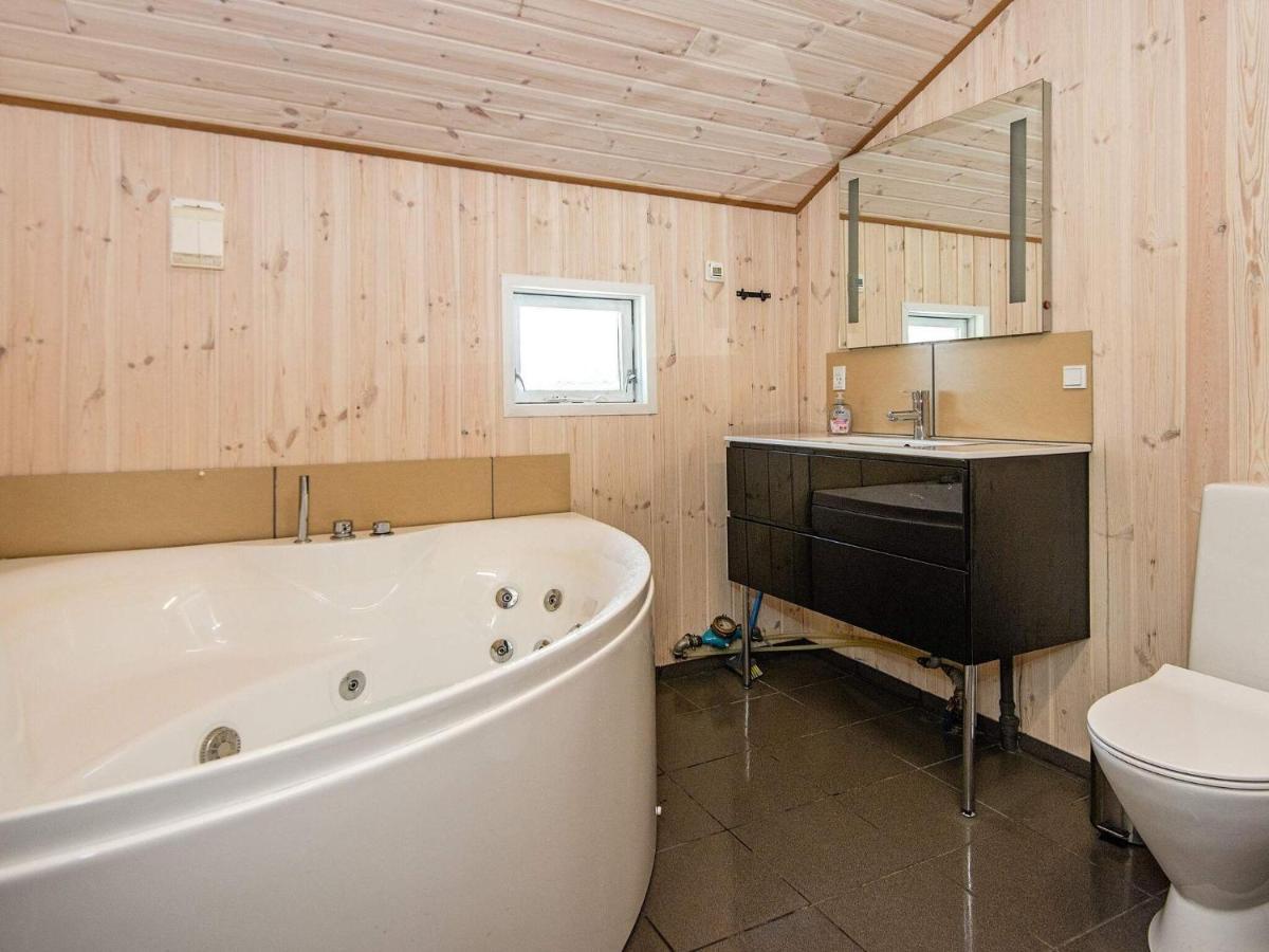 8 Person Holiday Home In Hejls Dış mekan fotoğraf